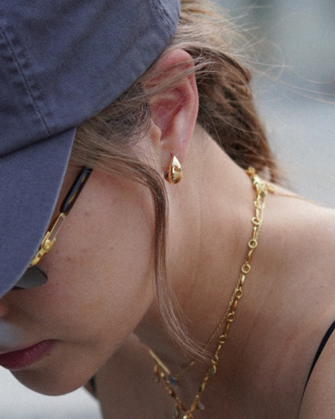 18K Yellow Gold Teardrop Hoop Earrings