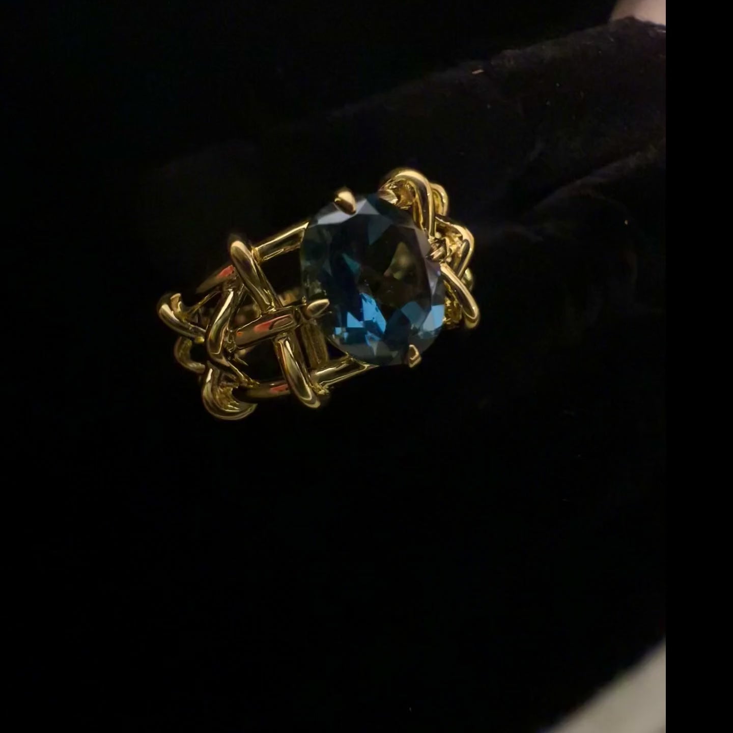 18K Gold KNOT Blue Topaz Statement Ring