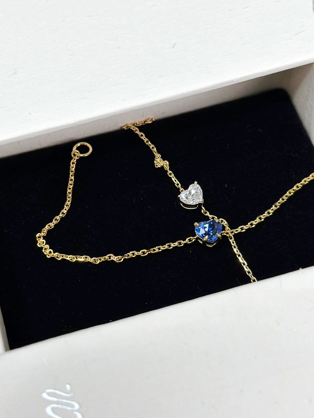 18K Gold Heart Shaped Vivid Blue Sapphire Bracelet with cert